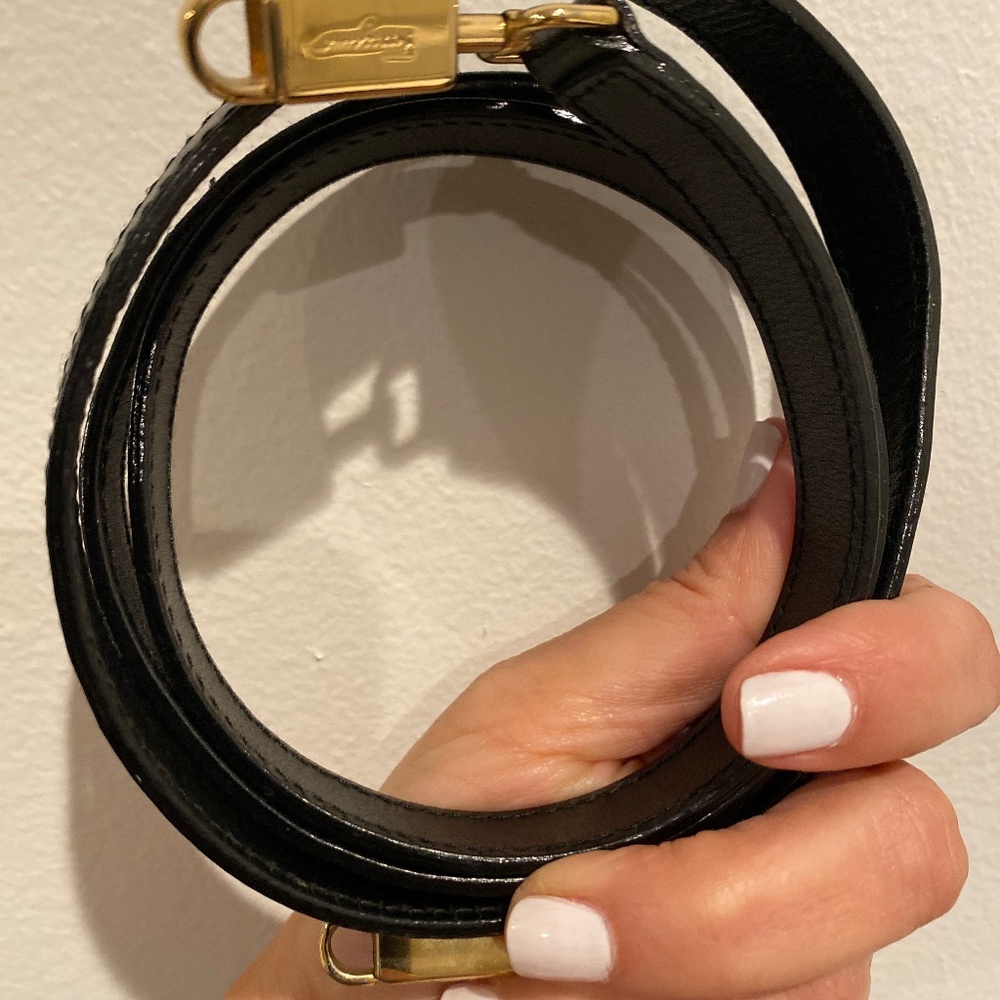 Shoulder strap